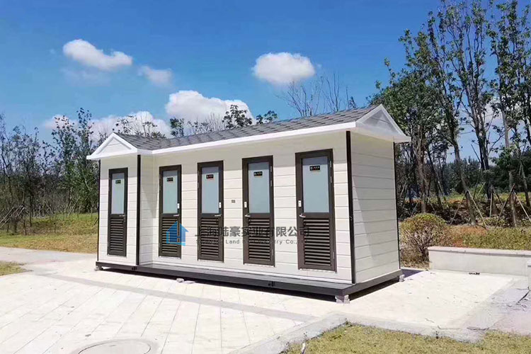 廁所的細(xì)部設(shè)計(jì)，扶手與廁所卷紙！